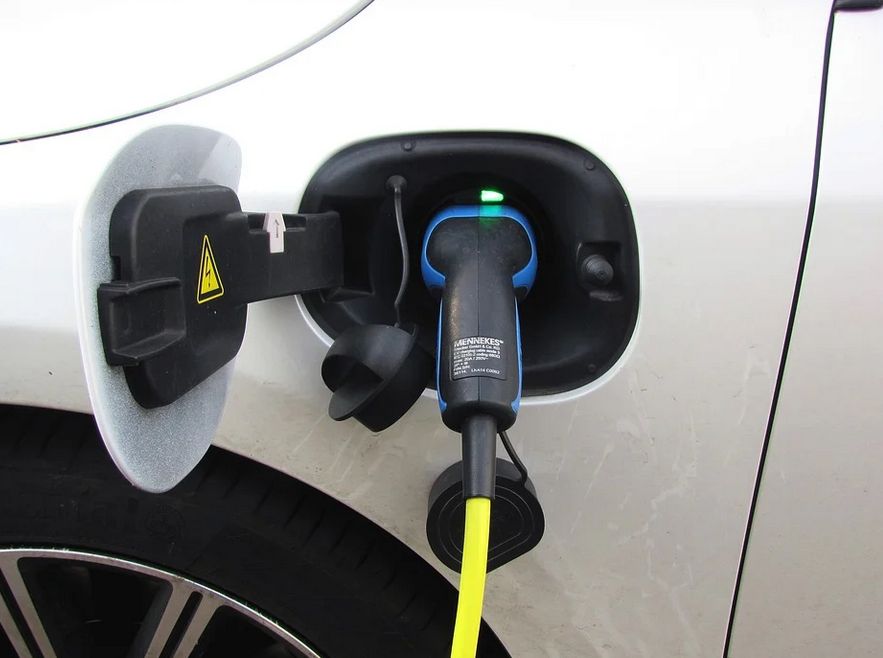 Hybrides rechargeables : Des aides pour l'achat d'une occasion ?